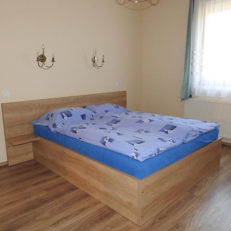 Petra Apartmanhaz Бадачоньтомай Экстерьер фото