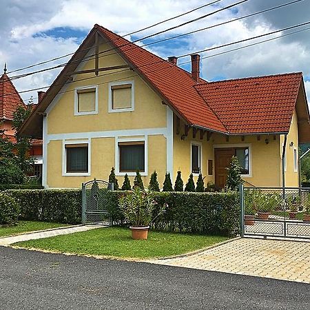 Petra Apartmanhaz Бадачоньтомай Экстерьер фото