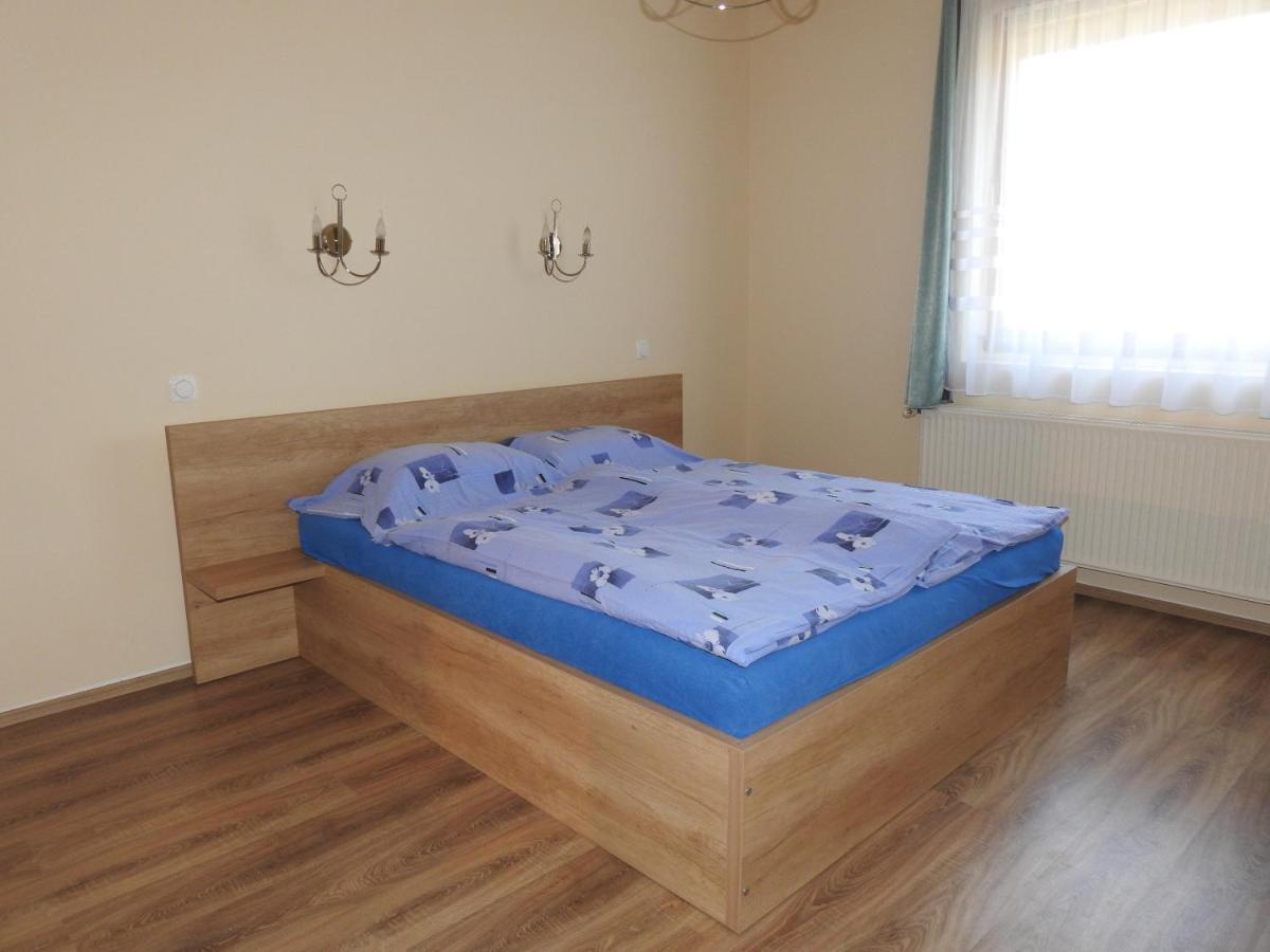 Petra Apartmanhaz Бадачоньтомай Экстерьер фото